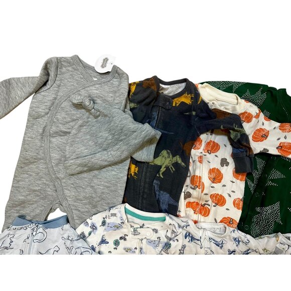 27-Piece Baby Boy Newborn–3–6 Month Clothing Bundle | Hanna Andersson, Baby Gap, - Picture 4 of 5